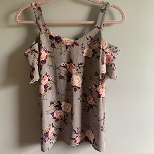 Montaeu floral off the shoulder sleeve top
